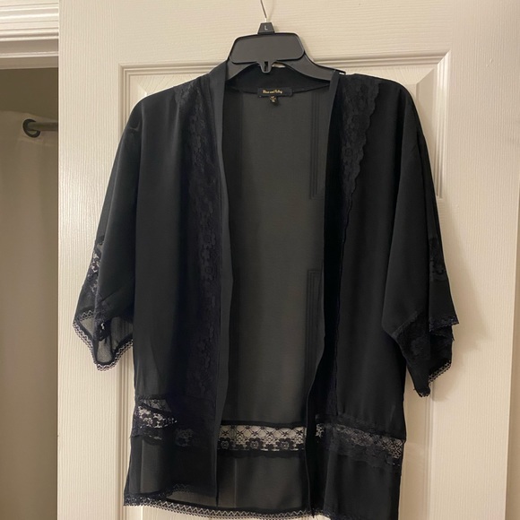 Max and Riley black kimono - Picture 2 of 3